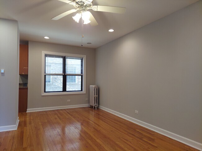 Foto del edificio - 4550 N Wolcott Ave