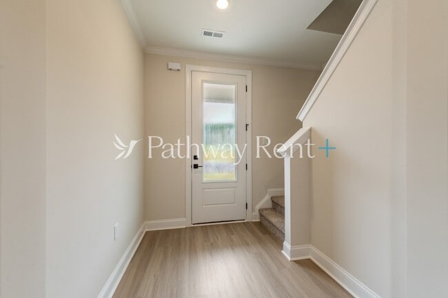 Building Photo - 112 Kennford Trl