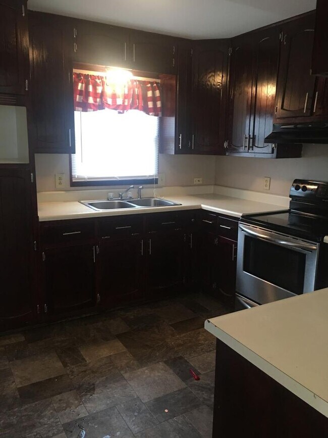 Foto del edificio - $1500 - 2 Bedroom, 1 Bath - Great City Views!