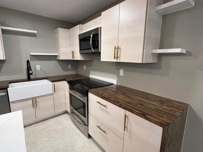 Foto del edificio - 215 Live Oak Ave E