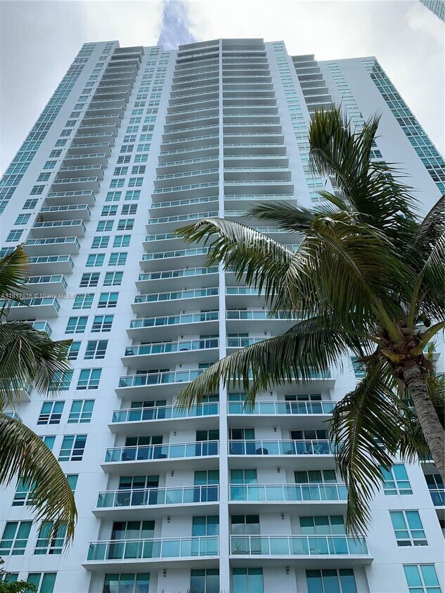 Foto principal - 951 Brickell Ave