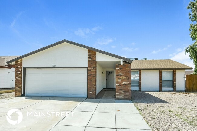 Building Photo - 5643 W Sunnyside Dr