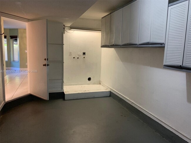 Building Photo - 194 Maple Terrace