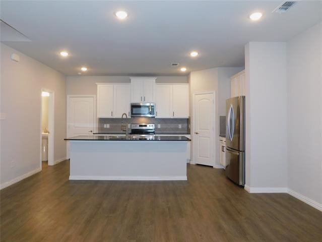 Building Photo - 2229 Davenport Dr