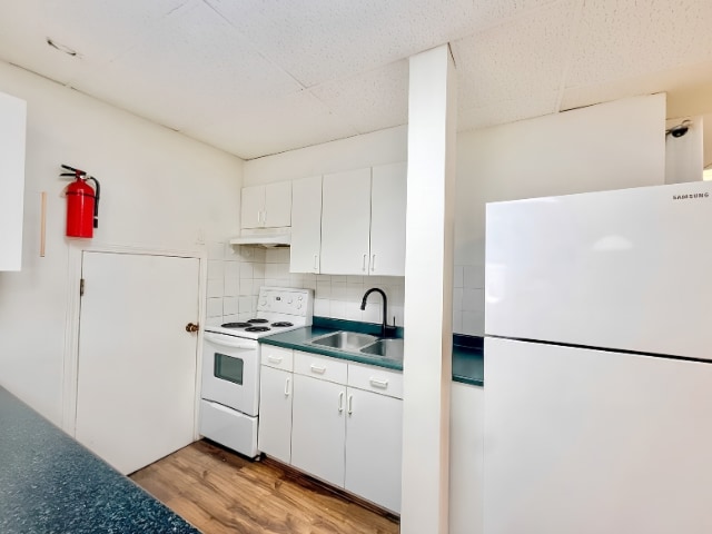 Building Photo - 384 Blue Mountain St