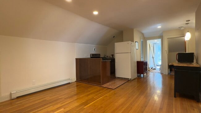Building Photo - 144 Winchester St