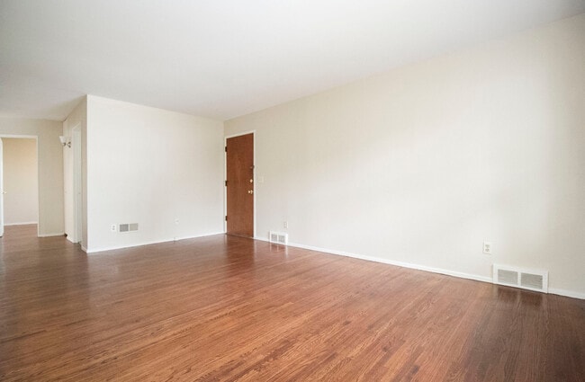 Building Photo - 1421 Pennelwood Dr