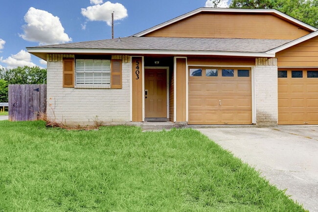 Building Photo - 5403 Diane Ct