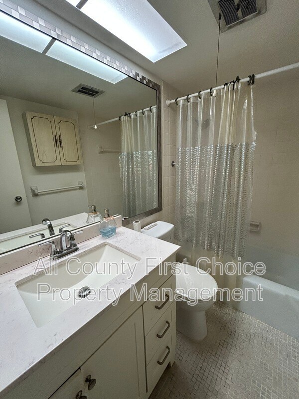 Foto del edificio - 951 79th Ave N