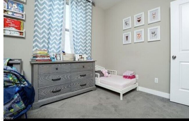 Foto del edificio - 3 br, 3.5 bath Townhome - 9315 Alondra Bou...