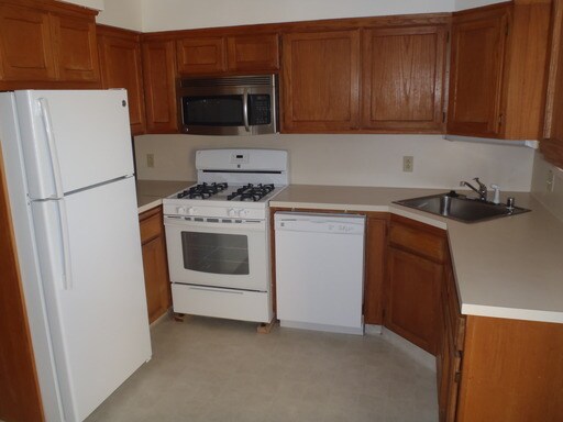 Building Photo - 217 Drummond Ave