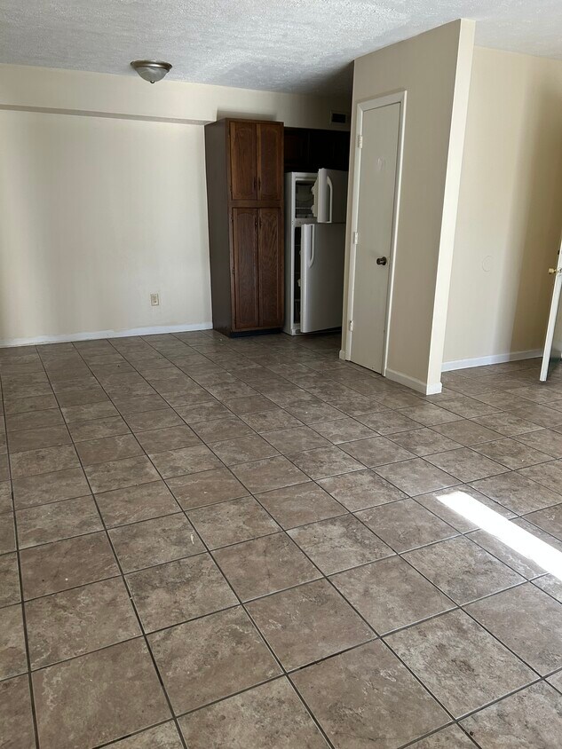 Foto del edificio - 3129 Burlew Blvd