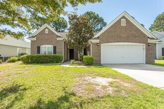 Building Photo - 384 Esher Ct