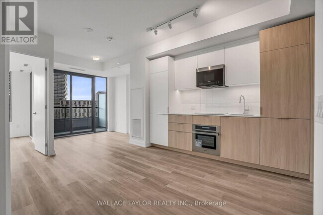 Photo du bâtiment - 28 Eastern Ave