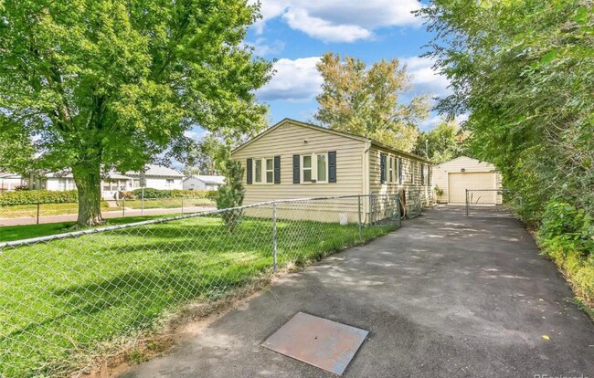Building Photo - 4192 Fenton St