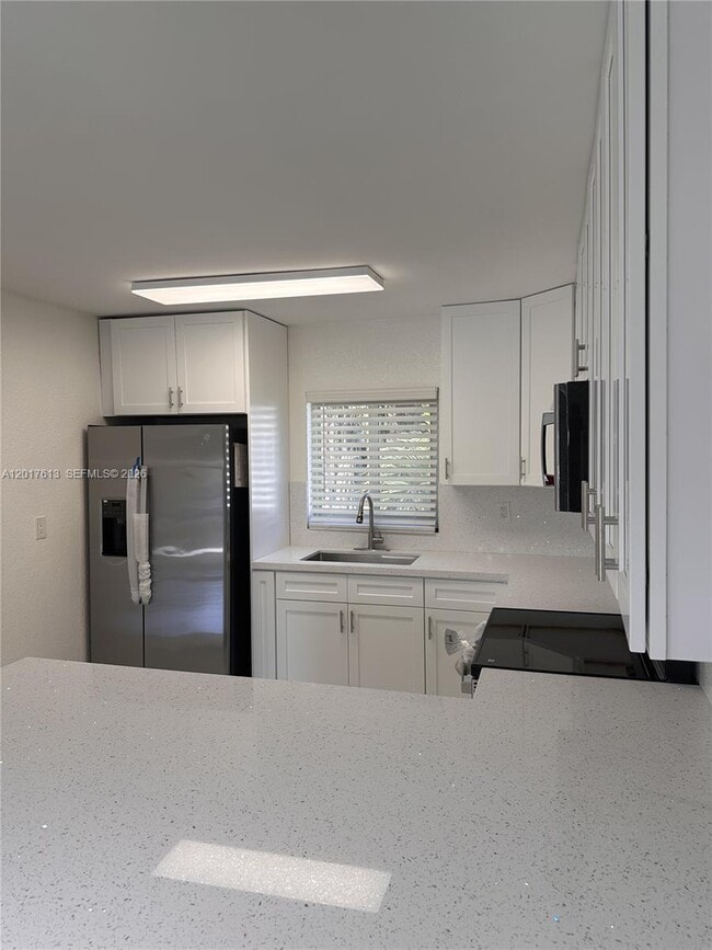 Foto del edificio - 6591 SW 46th St