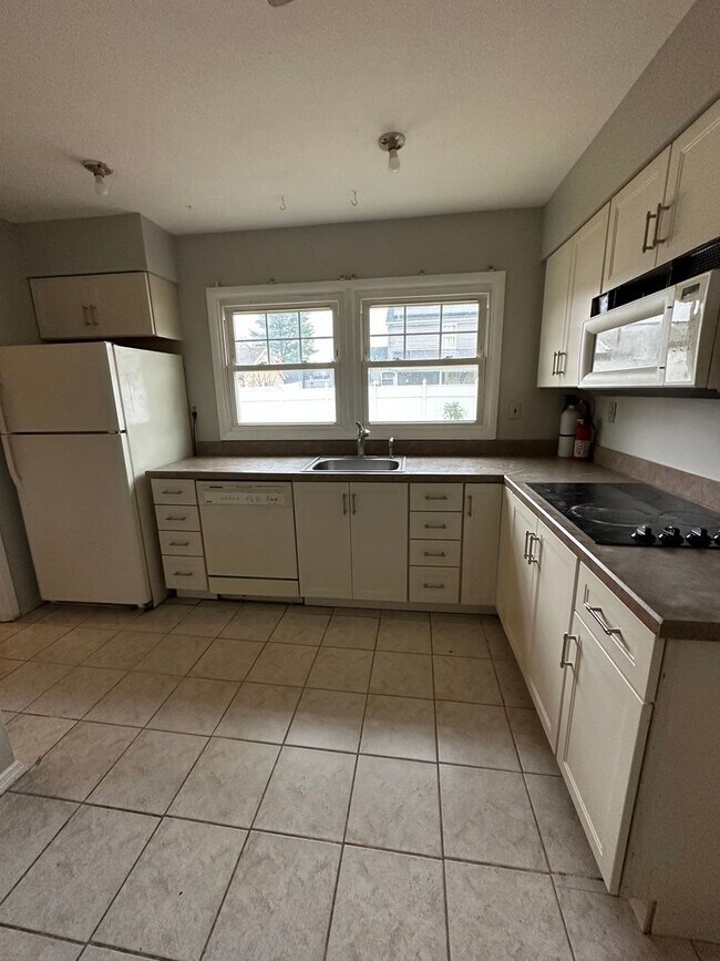 Foto del edificio - 3 Bedroom 2 Bathroom