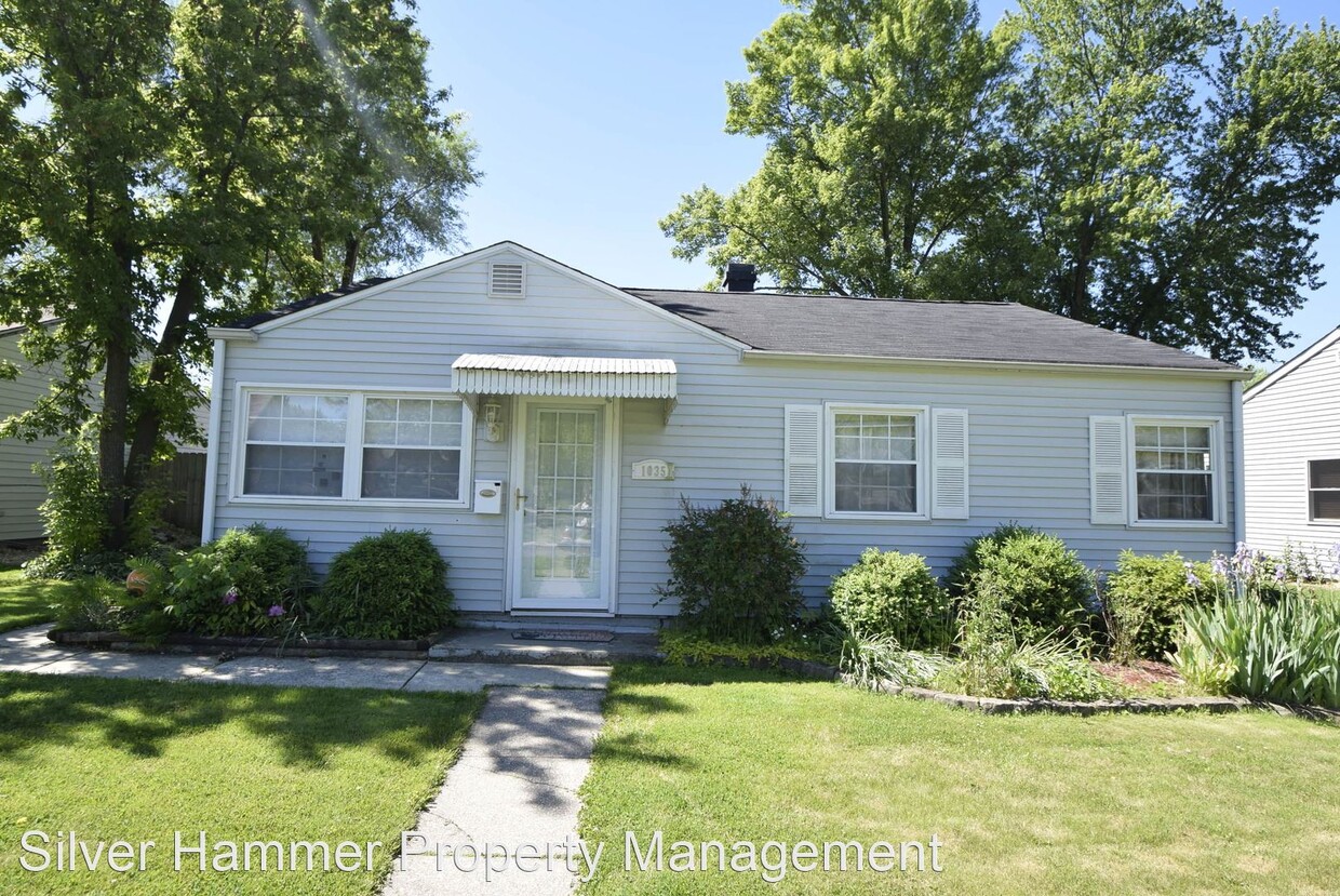 Primary Photo - 3 br, 1 bath House - 1035 W 41st Ave