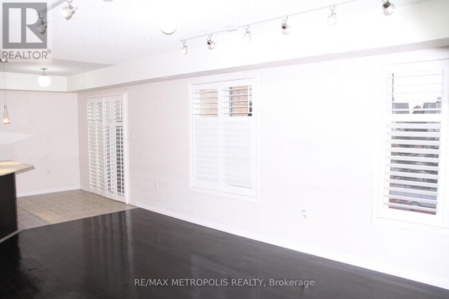Building Photo - 2127 Bur Oak Ave