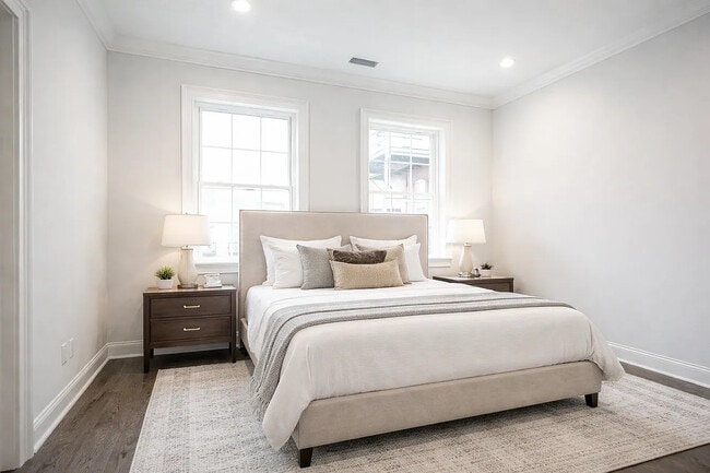 Photo - 615 S Delhi St House