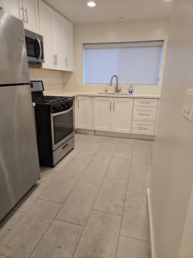 Foto del edificio - 1541 S Orange Grove Ave