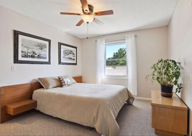 Foto del edificio - Charming & Spacious 3-Bedroom Home for Rent in Shakopee