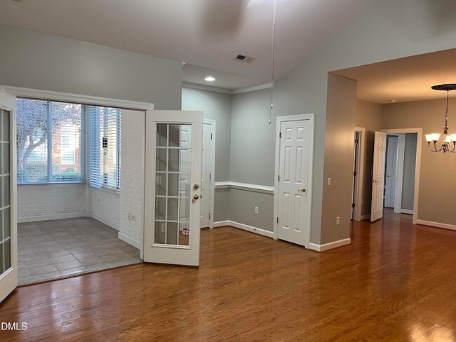 Building Photo - 1021 Thistle Briar Pl