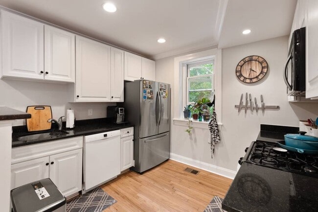 Building Photo - 150 Rhode Island Ave NW