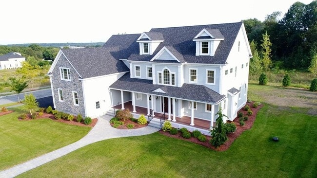 Building Photo - 12 Cart Path Ln