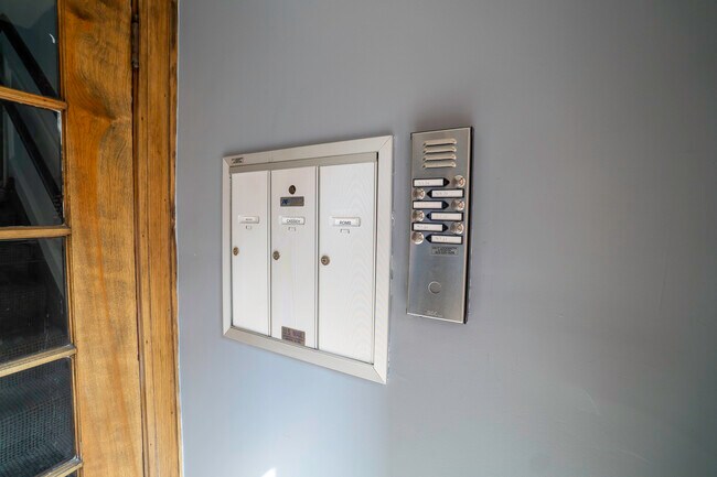 Foto del edificio - 911 Washington St