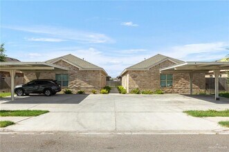 Building Photo - 9 E Eisenhower Ave