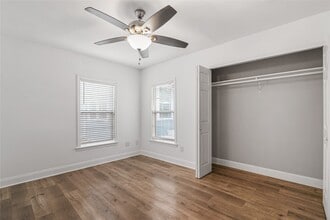 Building Photo - 320 Coronado St