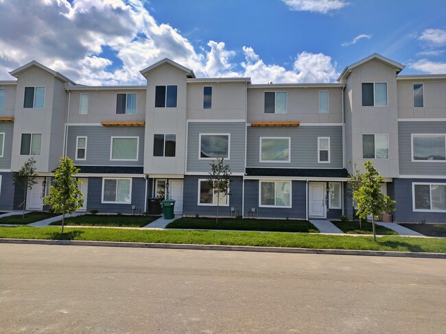 Building Photo - 14792 S Rising Star Way