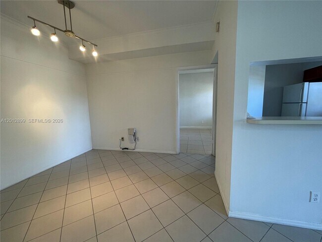 Foto del edificio - 640 Cypress Club Way