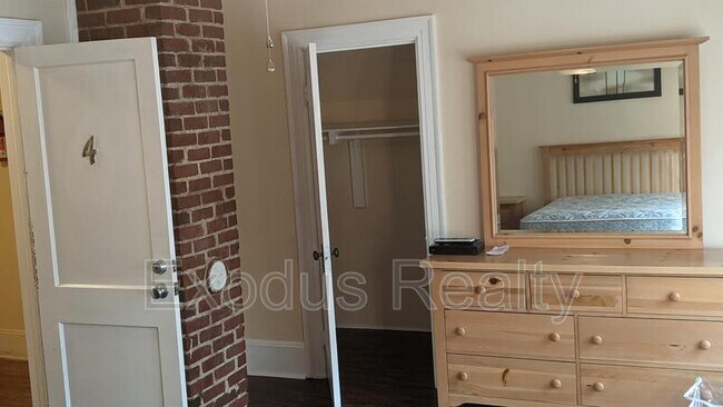 Foto del edificio - 115 Hillcrest Dr