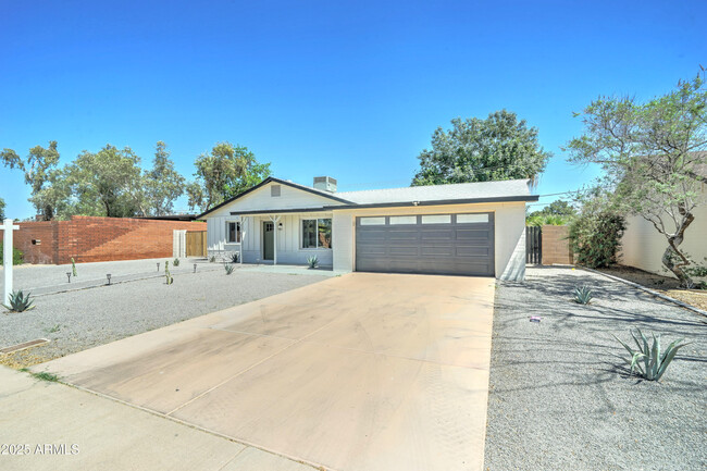 Building Photo - 7757 N 18th Ave