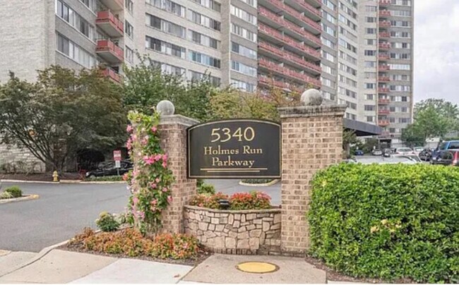 Foto del edificio - 5340 Holmes Run Pky