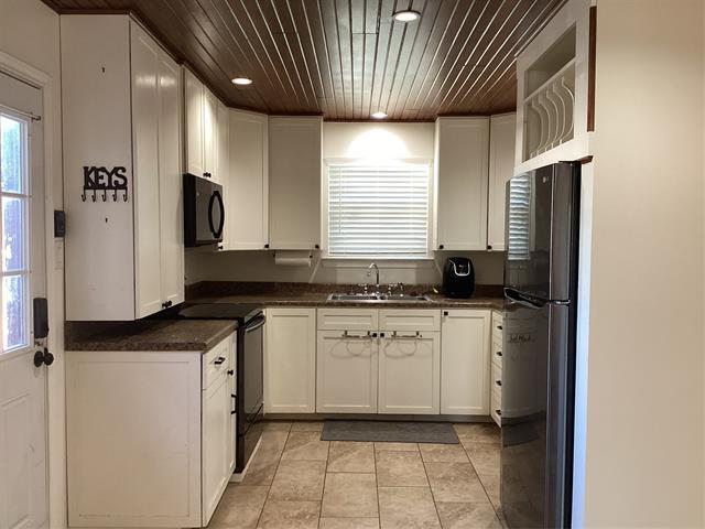 Building Photo - 776 Ponderosa Dr