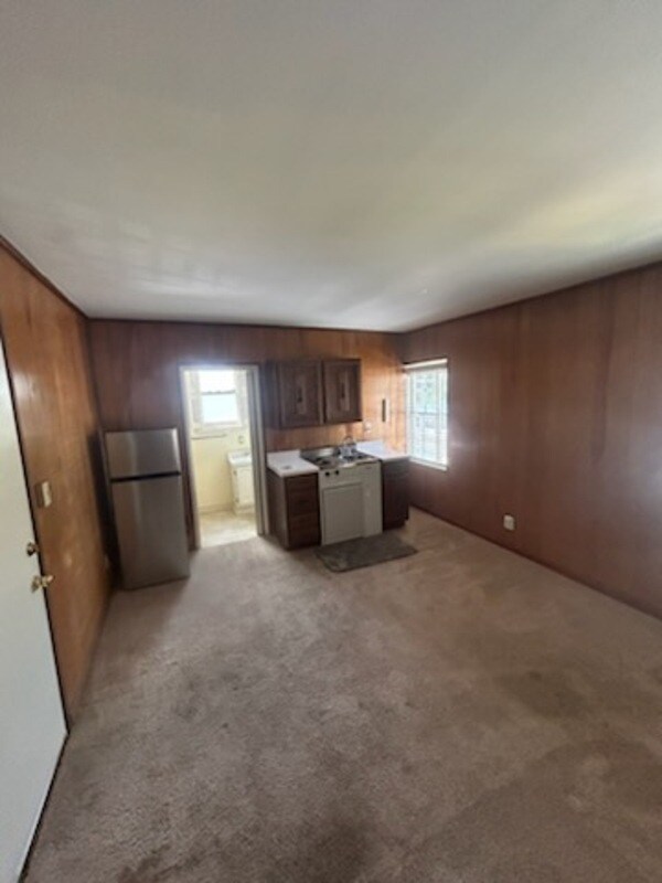Primary Photo - 122 E 36th St