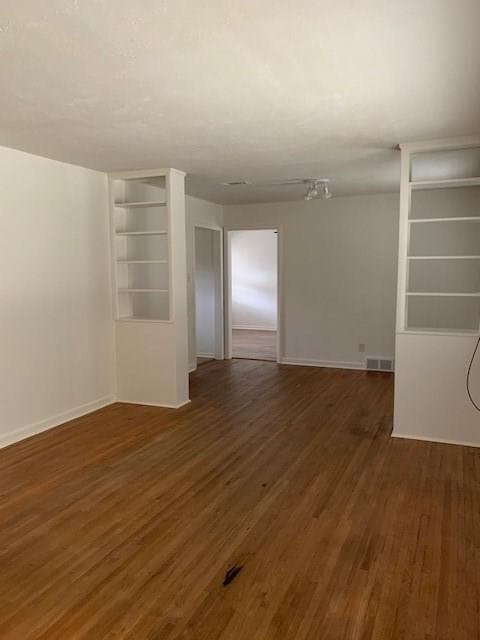 Building Photo - 5757 Tracyne Dr