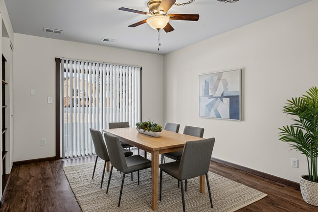 Foto del edificio - Arrowhead Apartments and Townhomes