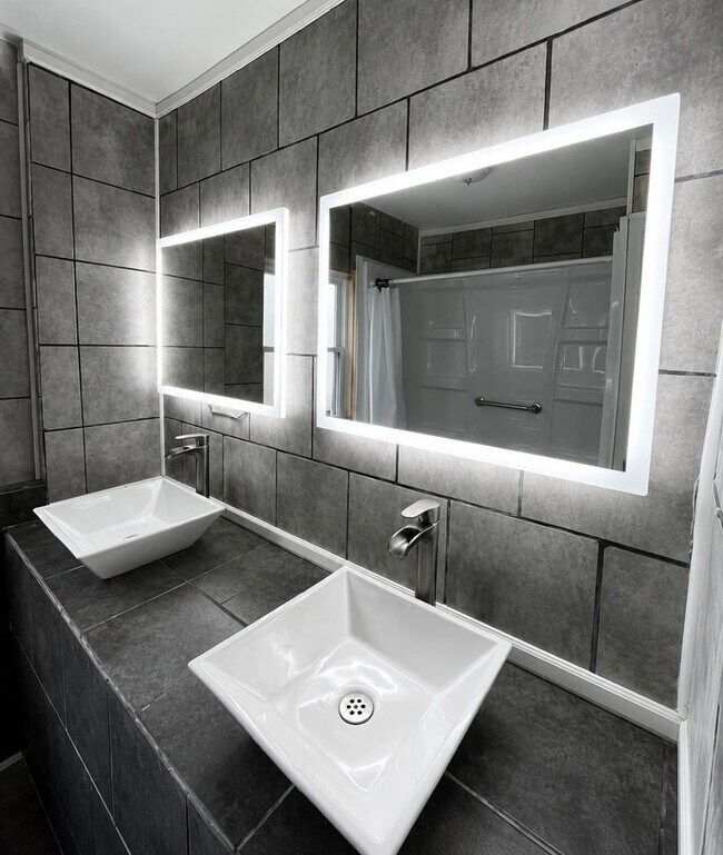 Foto del edificio - 3 Bed 1 Bath