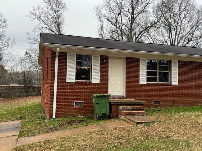 Building Photo - 126 Woodland Ave