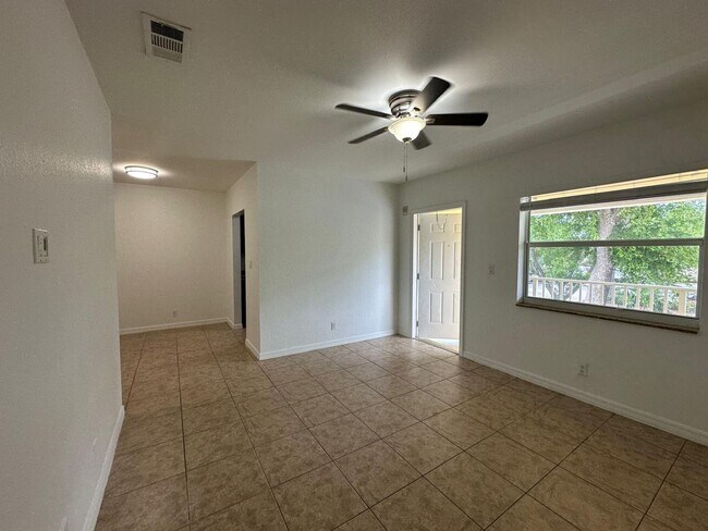 Foto del interior - 2640 Ivy Apartments LLC