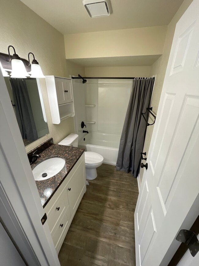 Interior Photo - Marshfield Columns