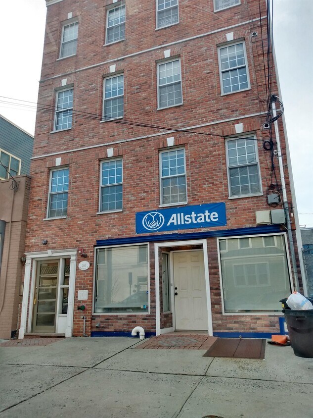 Primary Photo - 205 Brunswick St