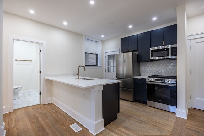 Foto del edificio - 4636 N Hamilton Ave