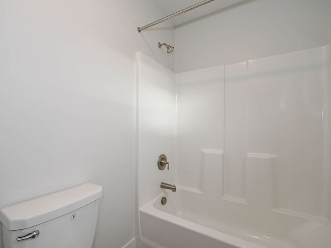 Building Photo - 3 bedroom, 2.5 Bathroom Saratoga Springs Home