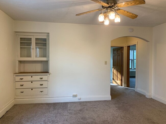 Building Photo - 2128-2130 E 2nd St