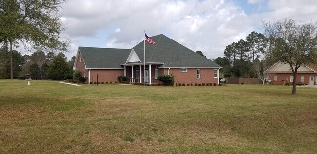 Foto del edificio - 565 Twin Ponds Dr